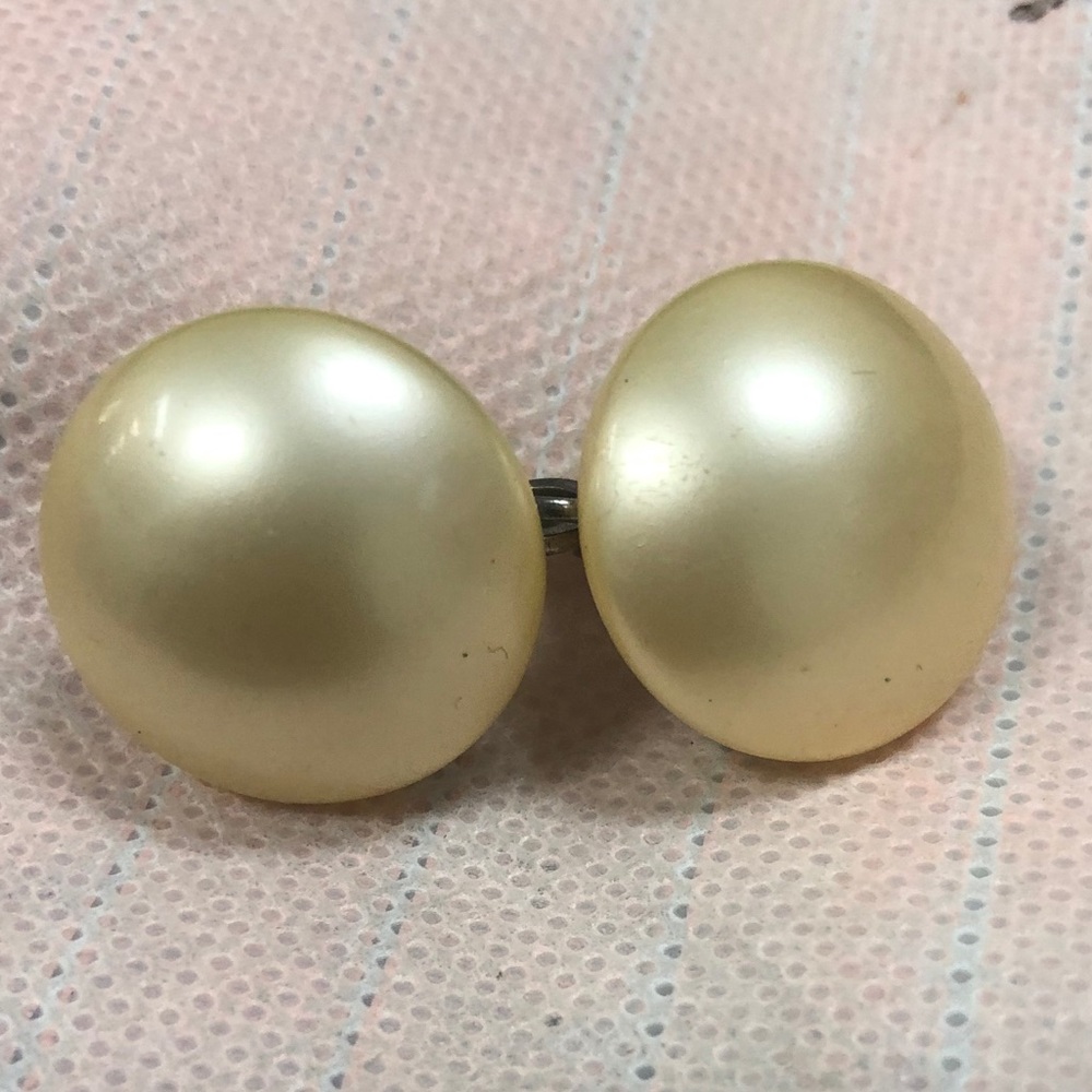 Vantage earrings clip